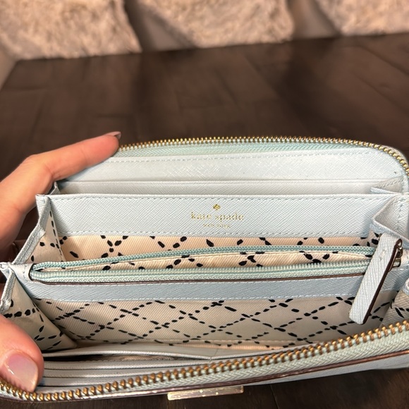 Kate Spade Large Continental Zippered Wallet - Picture 8 of 9